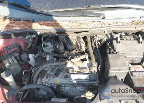 2014 Toyota Sienna Xle V6 8 Passenger z USA, uszkodzony, nr VIN 5TDYK3DC0ES472884